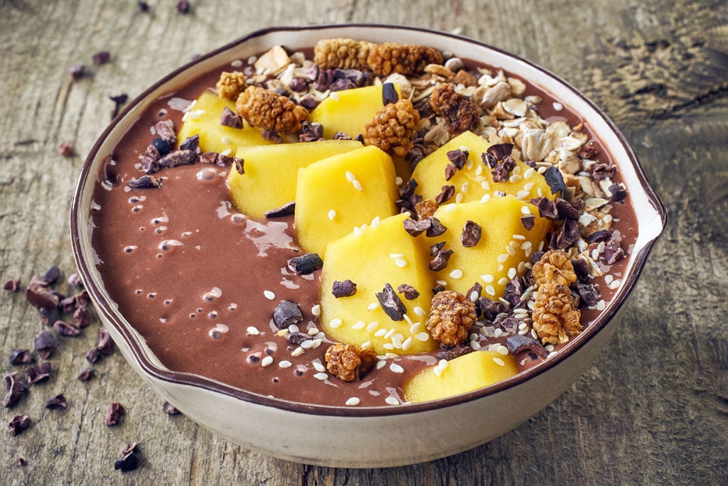 Maca-Mango Smoothie Bowl